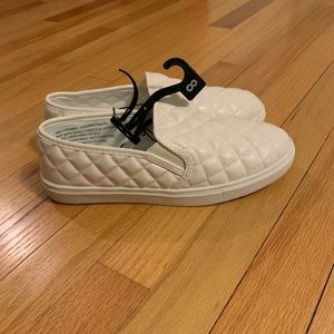 Walmart Time and Tru Quilted White Slip-on Shoes